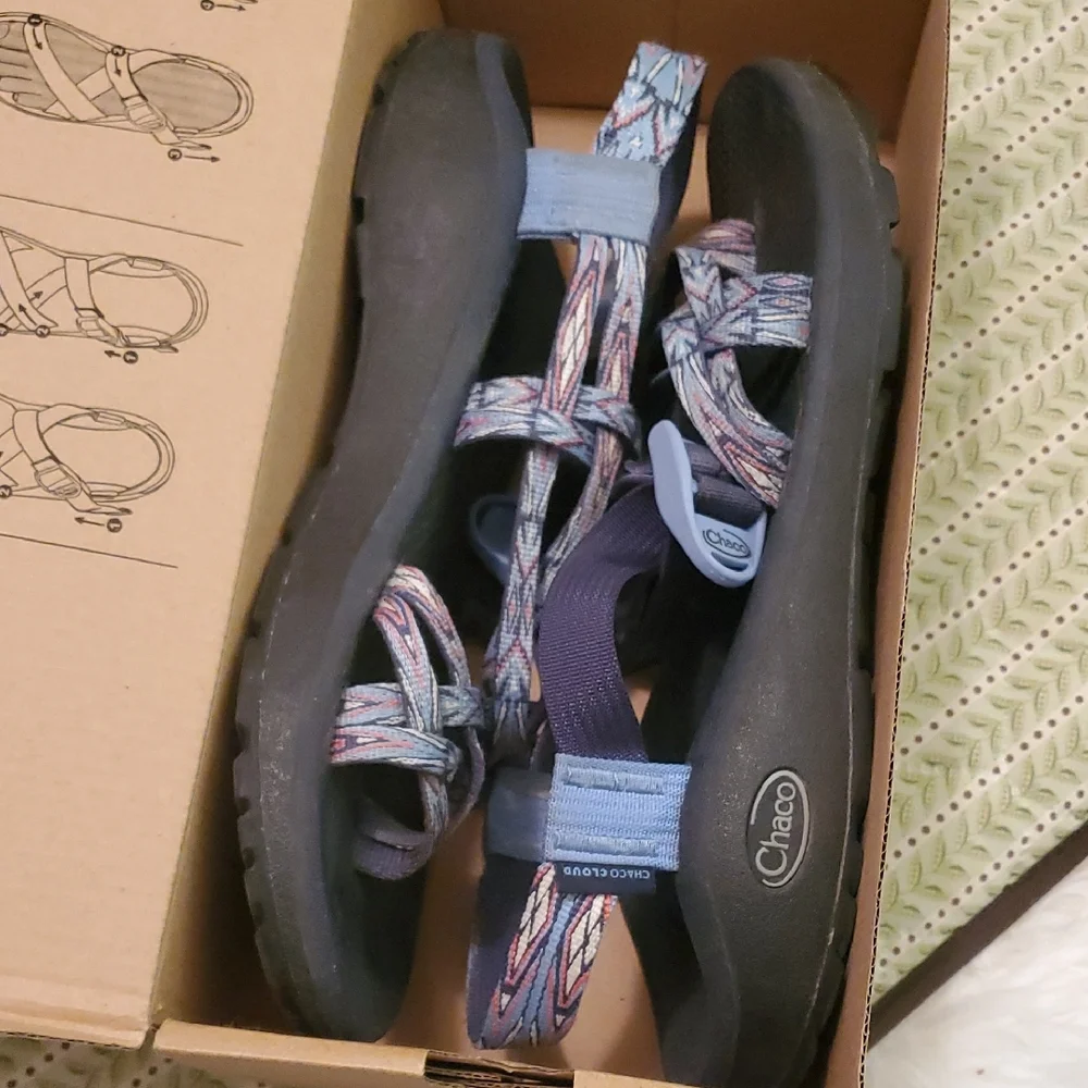 Chaco's Zcloud‎ 2 Stylish Women's Sandals in Black and Laced Agua